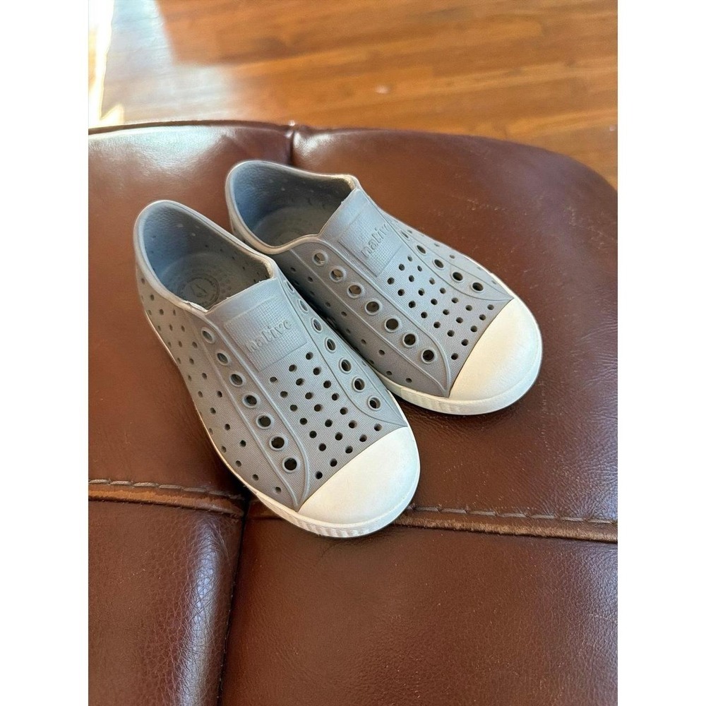 Native Shoes Jefferson Kids Slip-On Sneakers in the Pigeon Grey boy 9C